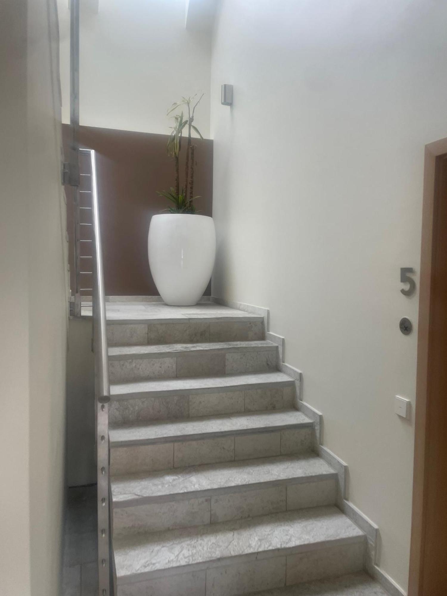 Modernes & Gepflegtes Hotelzimmer Mit Kueche! Bernstadt (Alb-Donau) Exterior foto