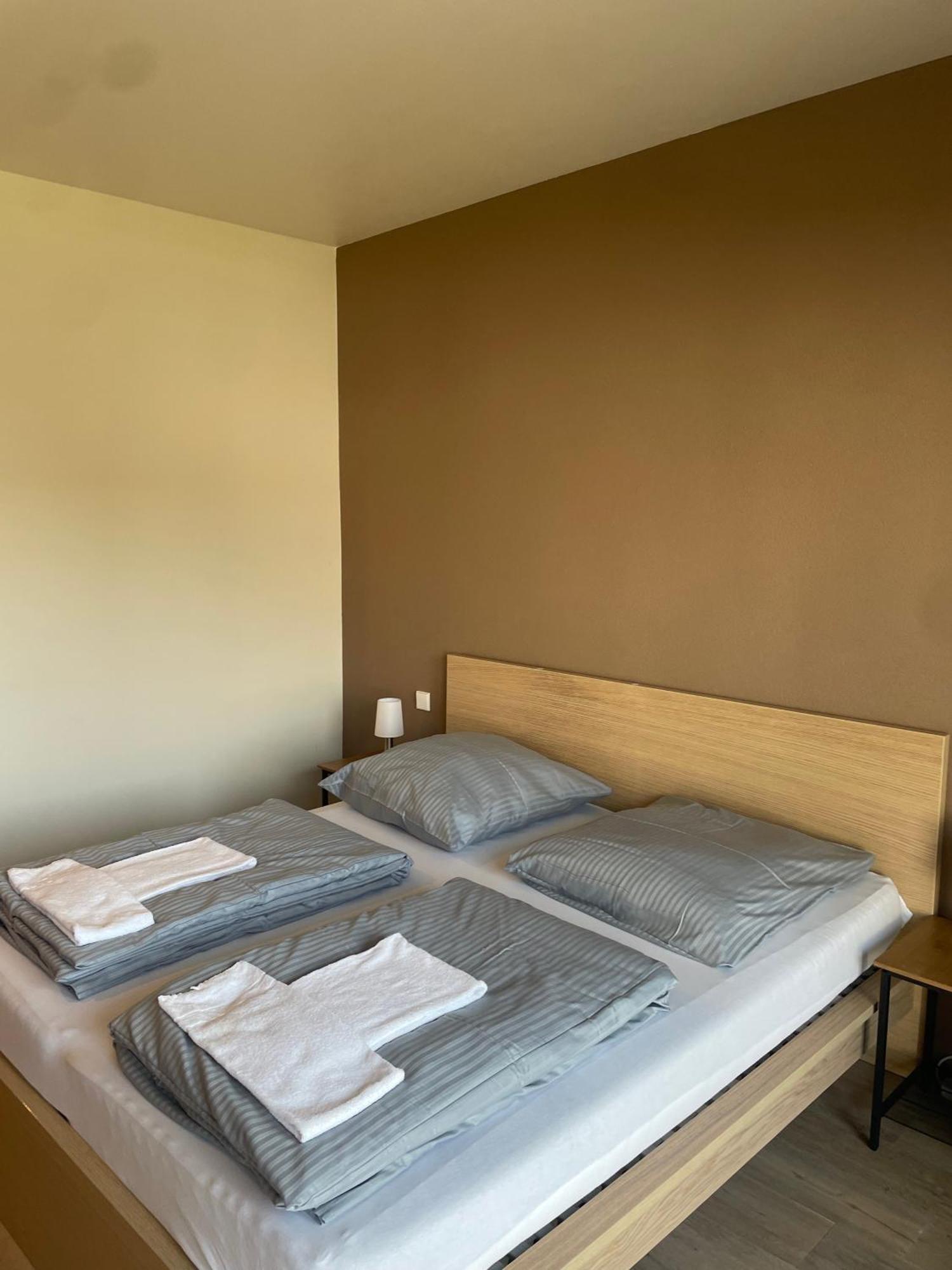 Modernes & Gepflegtes Hotelzimmer Mit Kueche! Bernstadt (Alb-Donau) Exterior foto
